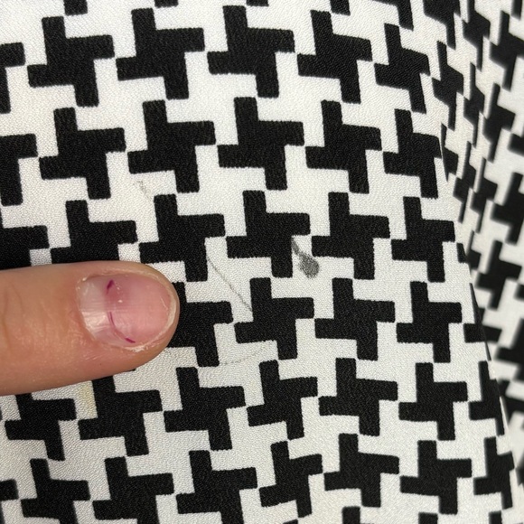 MICHAEL Michael Kors Black and White Blouse - Picture 3 of 12